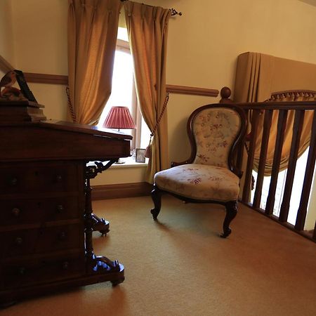 Ty Derw Country House B&B Рутин Стая снимка